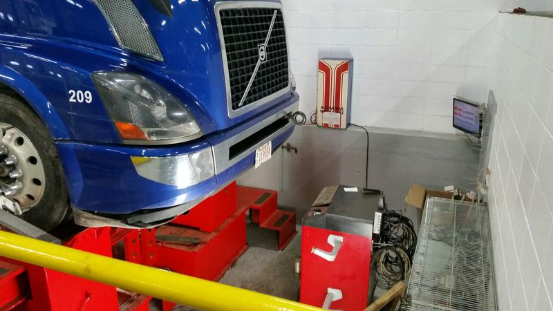 Hunter Wheel Alignment Rack: Kriete Truck Center - Sheboygan CAROUSEL IMAGE2