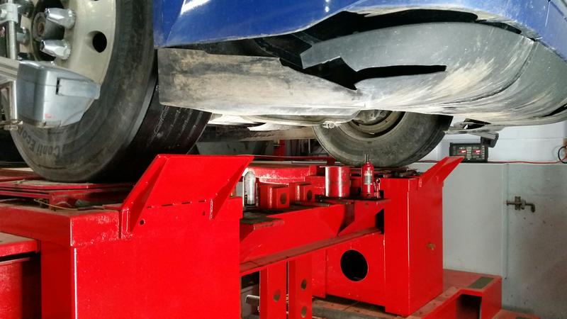 Hunter Wheel Alignment Rack: Kriete Truck Center - Sheboygan CAROUSEL IMAGE3