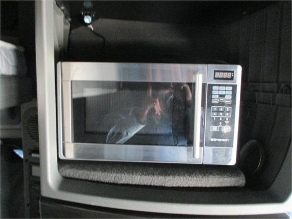 microwave in 2023 Cascadia question : r/Truckers