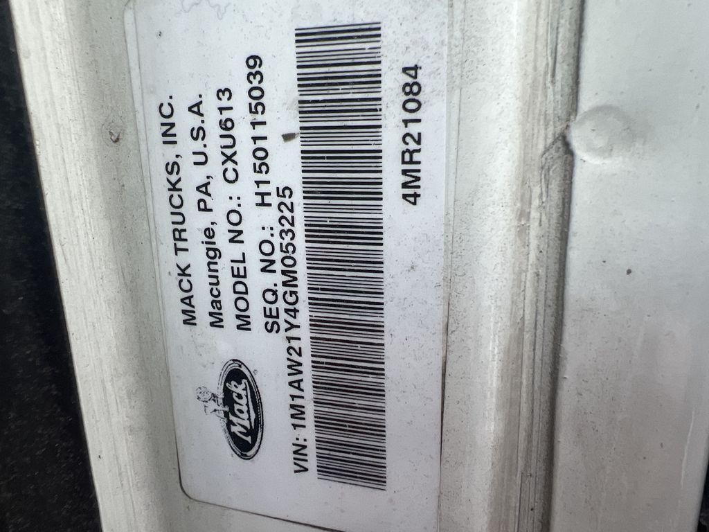 2016 MACK CXU613 heavymedium-duty-trucks-used-2016-mack-pinnacle-cxu613-1481518-vin-tag-photo-Image