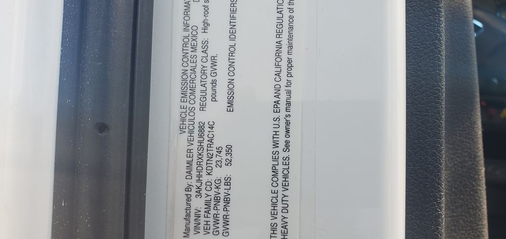 2019 FREIGHTLINER CASCADIA 126 heavymedium-duty-trucks-used-2019-freightliner-cascadia-126-1129918-vin-tag-photo-Image