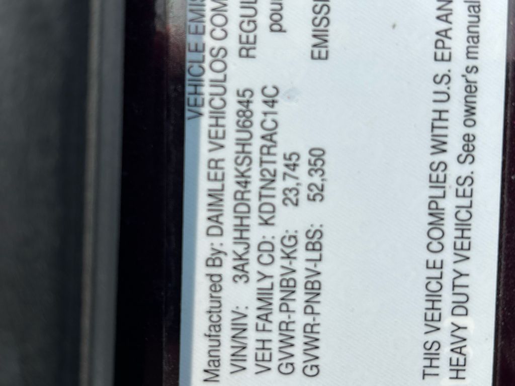 2019 FREIGHTLINER CASCADIA 126 heavymedium-duty-trucks-used-2019-freightliner-cascadia-126-1545089-vin-tag-photo-Image