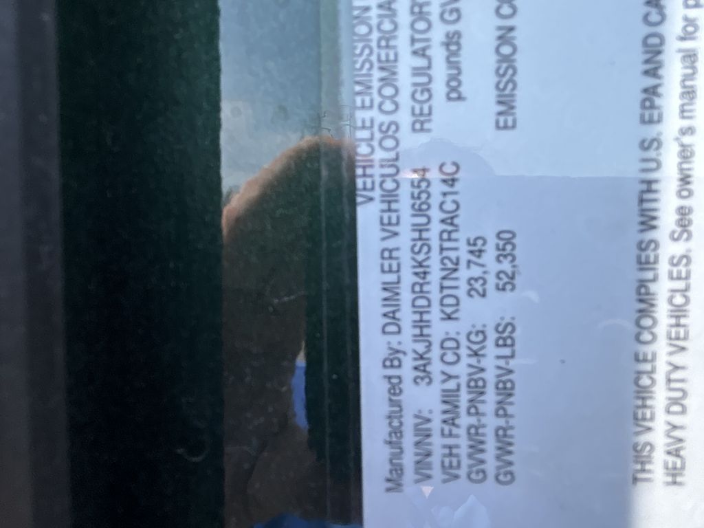 2019 FREIGHTLINER CASCADIA 126 heavymedium-duty-trucks-used-2019-freightliner-cascadia-126-1599273-vin-tag-photo-Image
