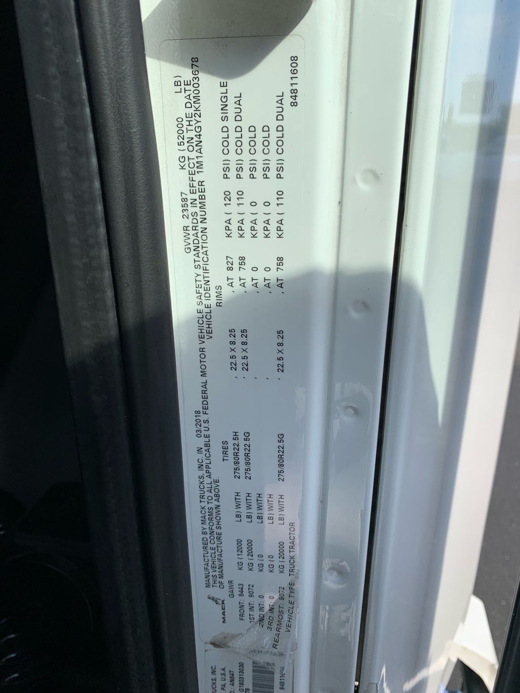 2019 MACK ANTHEM AN64T heavymedium-duty-trucks-used-2019-mack-anthem-an64t-1835067-vin-tag-photo-Image