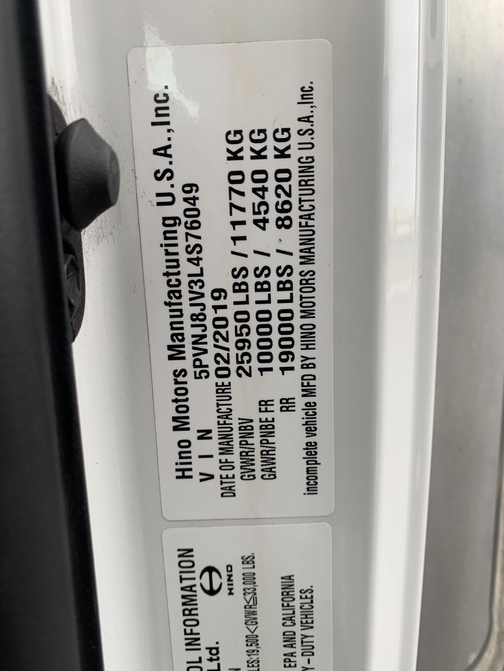 2020 HINO 268A heavymedium-duty-trucks-used-2020-hino-268a-1411738-vin-tag-photo-Image