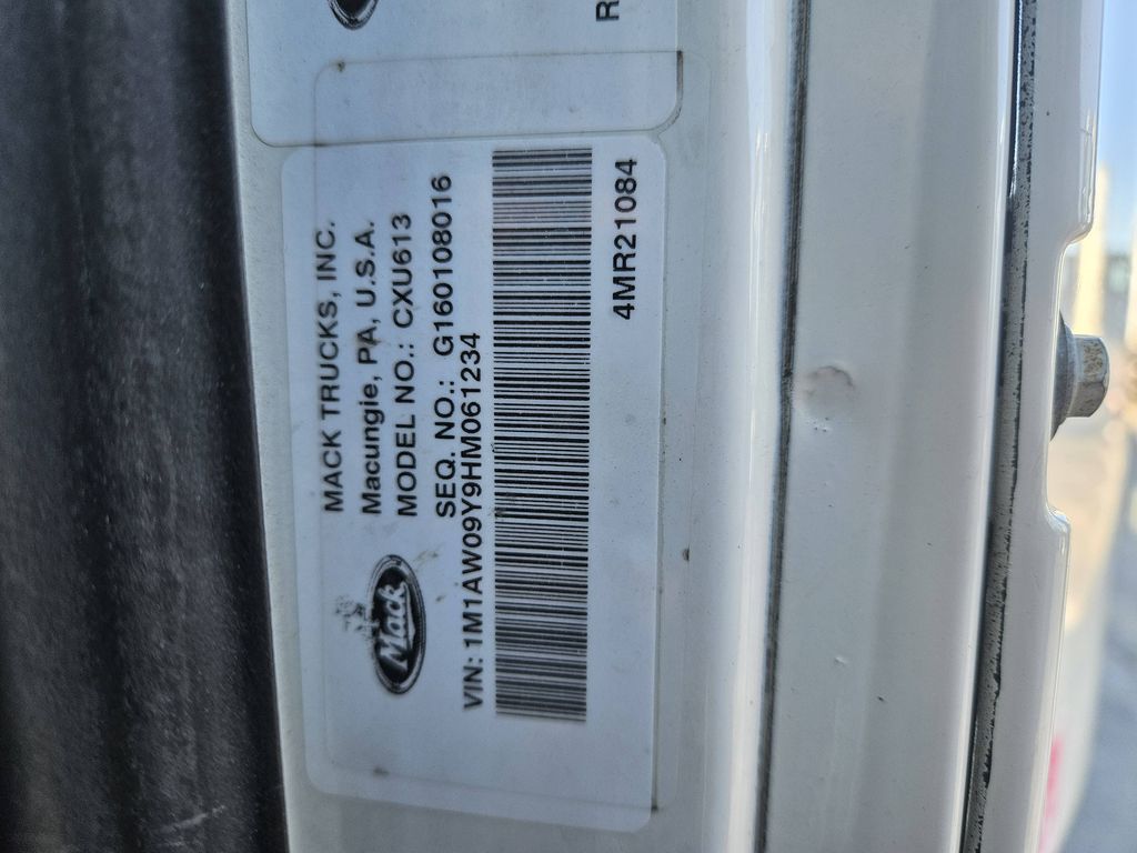 2017 MACK CXU613 heavymedium-duty-trucks-used-2017-mack-cxu613-1809081-vin-tag-photo-Image