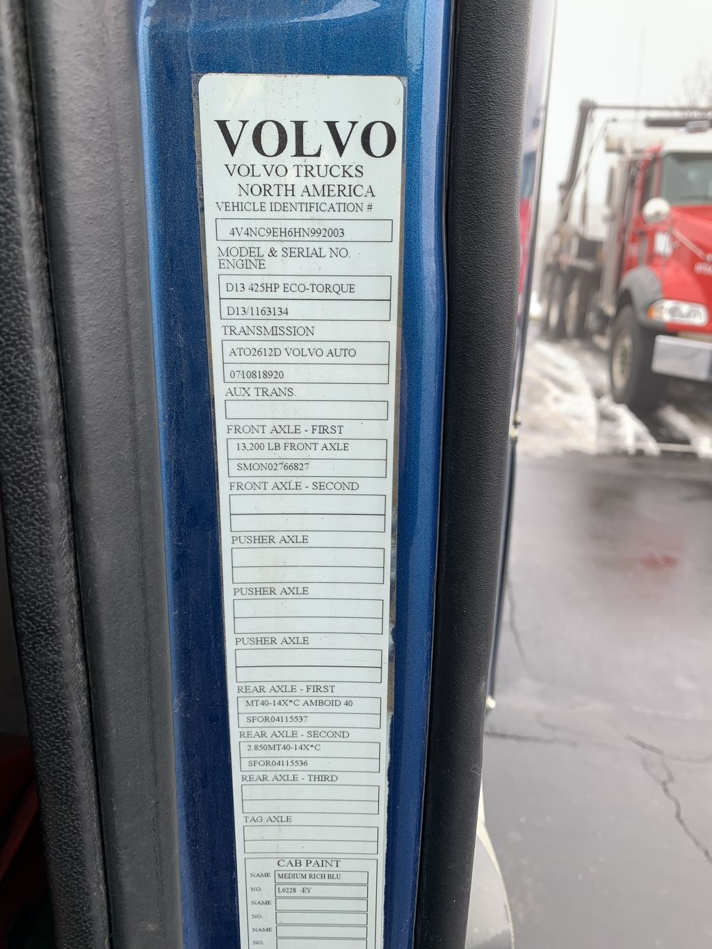 2017 VOLVO VNL64T300 heavymedium-duty-trucks-used-2017-volvo-vnl64t300-1573962-vin-tag-photo-Image