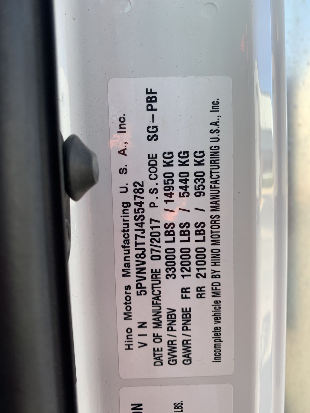 2018 HINO 338 heavymedium-duty-trucks-used-2018-hino-338-1376137-vin-tag-photo-Image