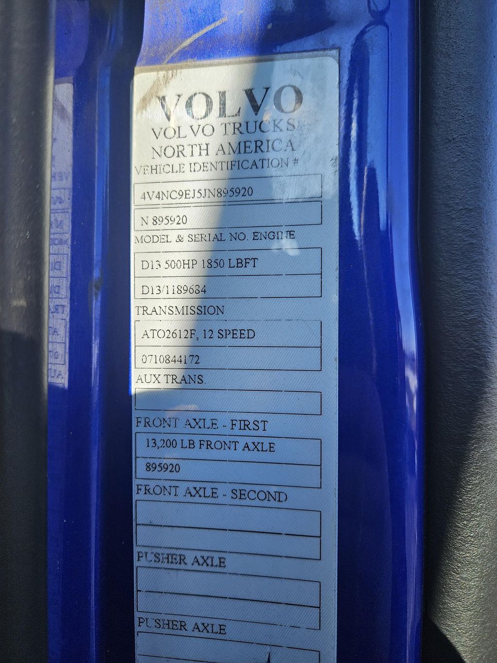 2018 VOLVO VNL64T780 heavymedium-duty-trucks-used-2018-volvo-vnl64t780-1748757-vin-tag-photo-Image