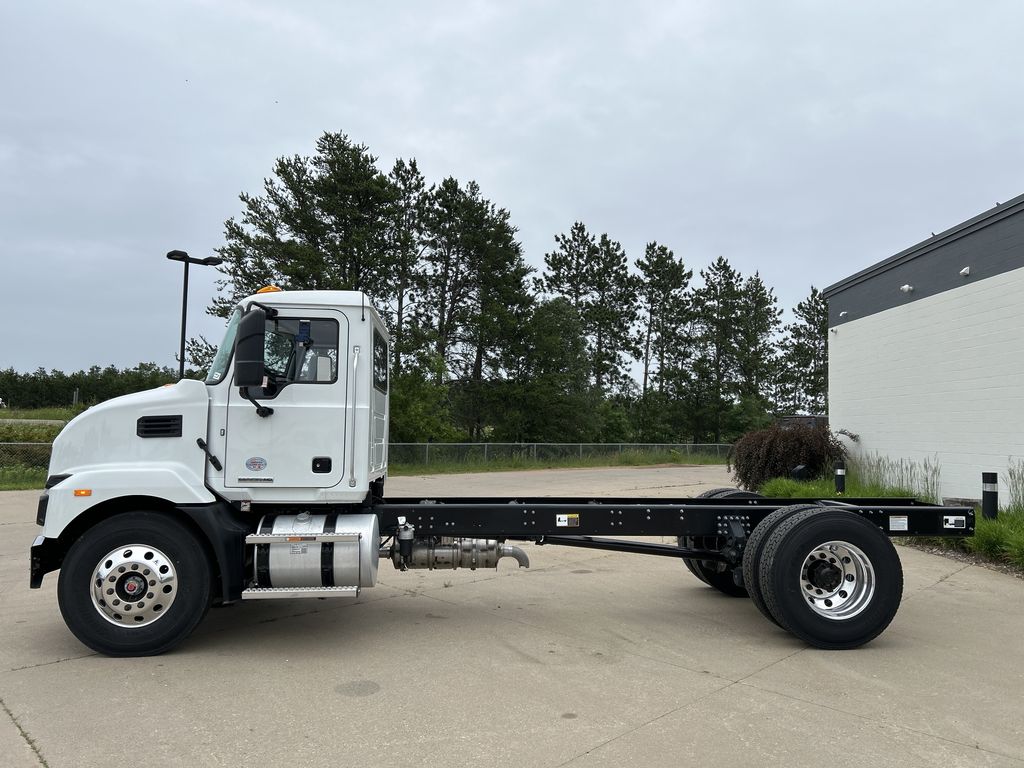 2024 MACK MD742 MMD074746 - image 2 of 6