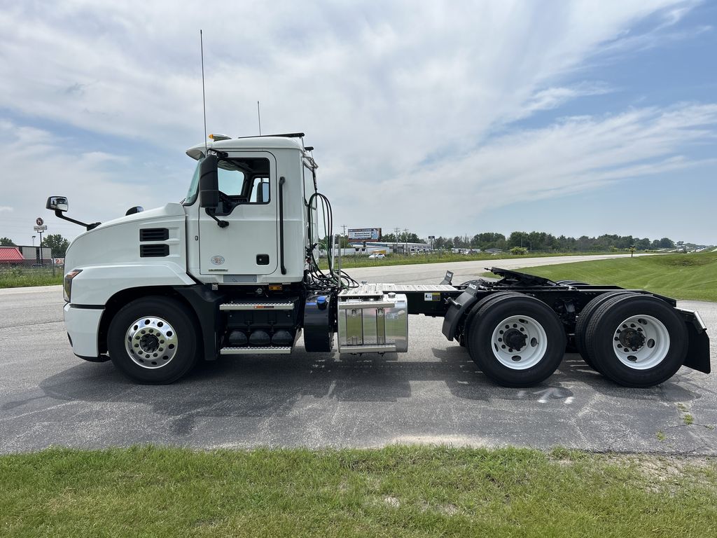 2024 MACK AN64T DC AN047790 - image 2 of 6