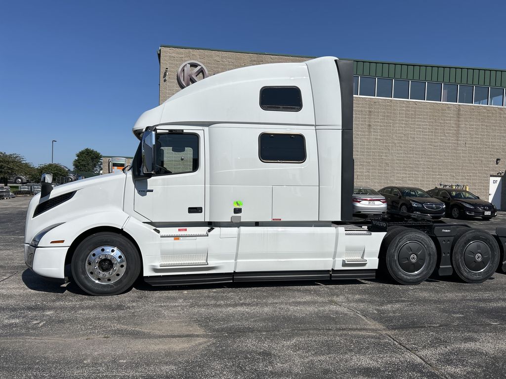 2024 VOLVO VNL64T860 662628 - image 2 of 6