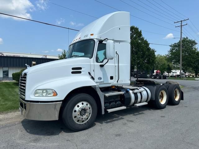 2016 MACK CXU MAC56723U - image 1 of 6