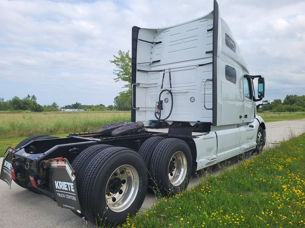 2021 VOLVO VNL64T V283213U - image 5 of 6