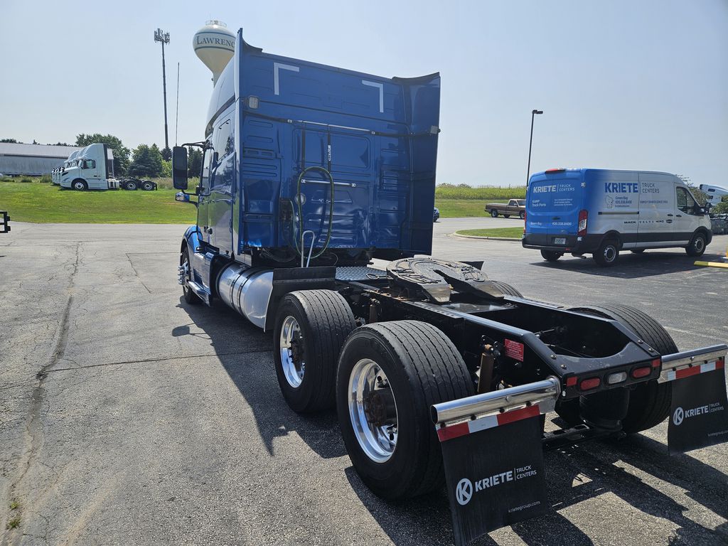 2020 VOLVO VNL64T740 V267576U - image 3 of 6