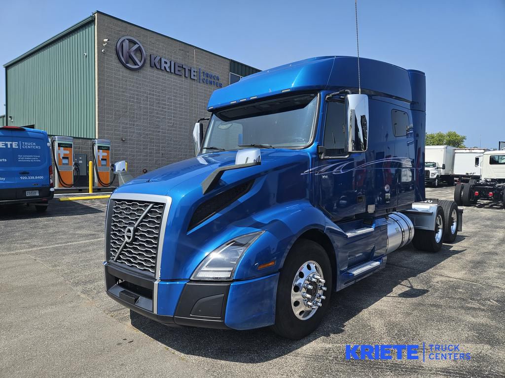 2020 VOLVO VNL64T740 V267576U - image 1 of 6