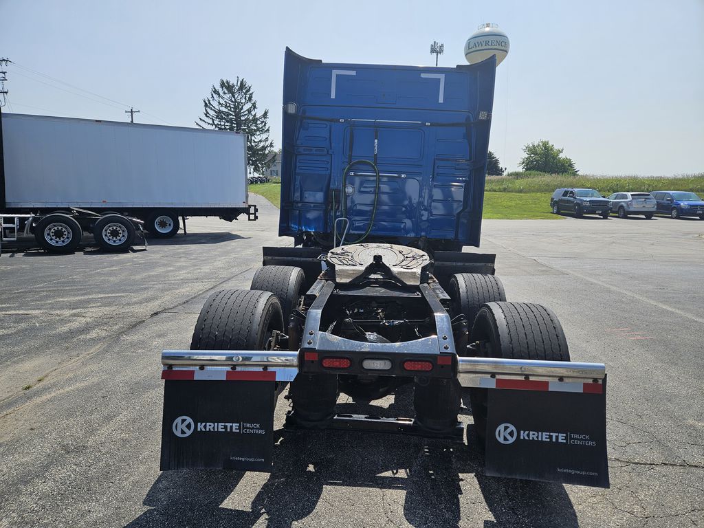 2020 VOLVO VNL64T740 V267576U - image 4 of 6