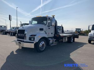 2025 MACK MD642 heavymedium-duty-trucks-new-2025-mack-md642-1747632-driver-side-front-angle-Image