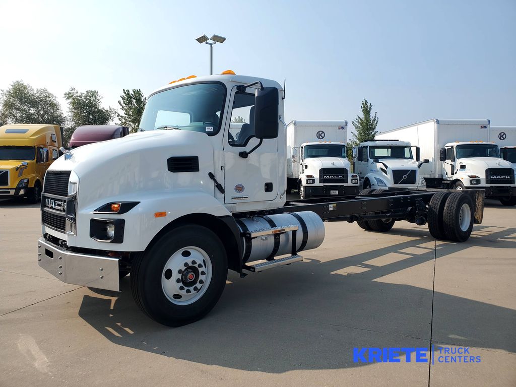 2025 MACK MD742 MMD076183 - image 1 of 6