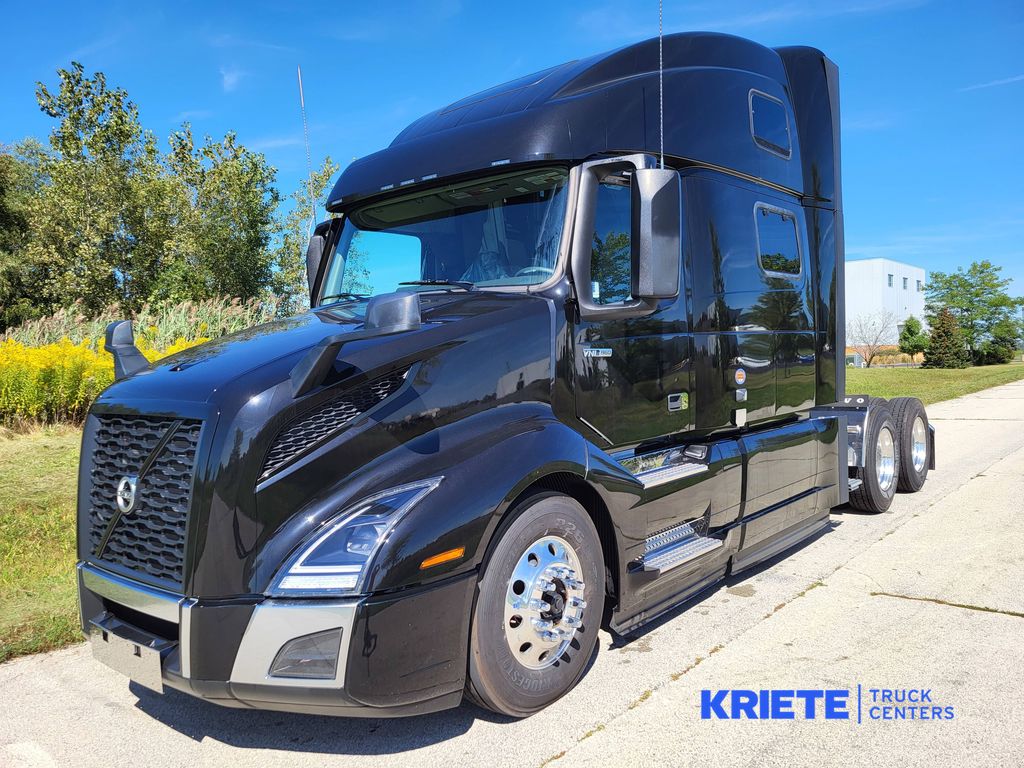 2025 VOLVO VNL64T860 656359 - image 1 of 6