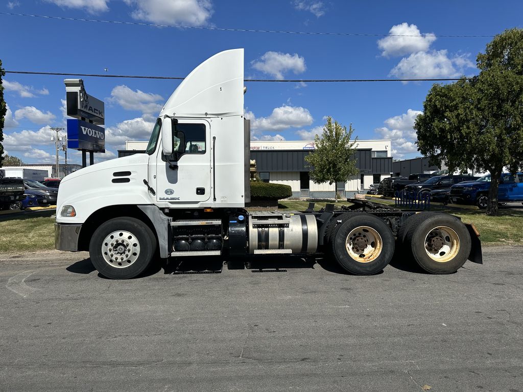 2016 MACK 600 MAC56730U - image 2 of 6