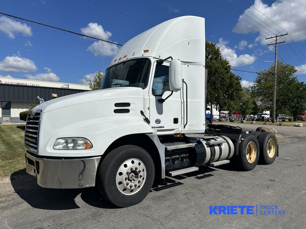 2016 MACK 600 MAC56730U - image 1 of 6