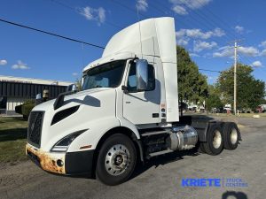 2018 VOLVO VNR64T-300 heavymedium-duty-trucks-used-2018-volvo-vnr64t-300-1579440-driver-side-front-angle-Image