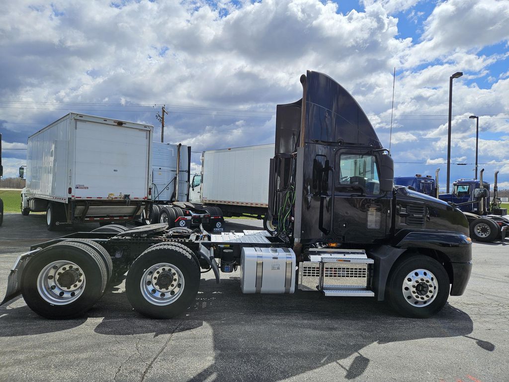 2019 MACK AN64T MAC7194U - image 6 of 6