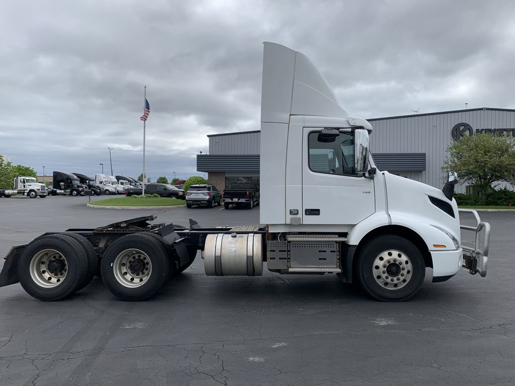 2019 VOLVO VNR64T-300 V901625U - image 5 of 6