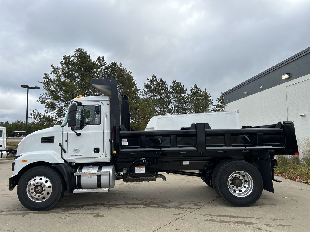 2024 MACK MD742 MMD074477 - image 2 of 6