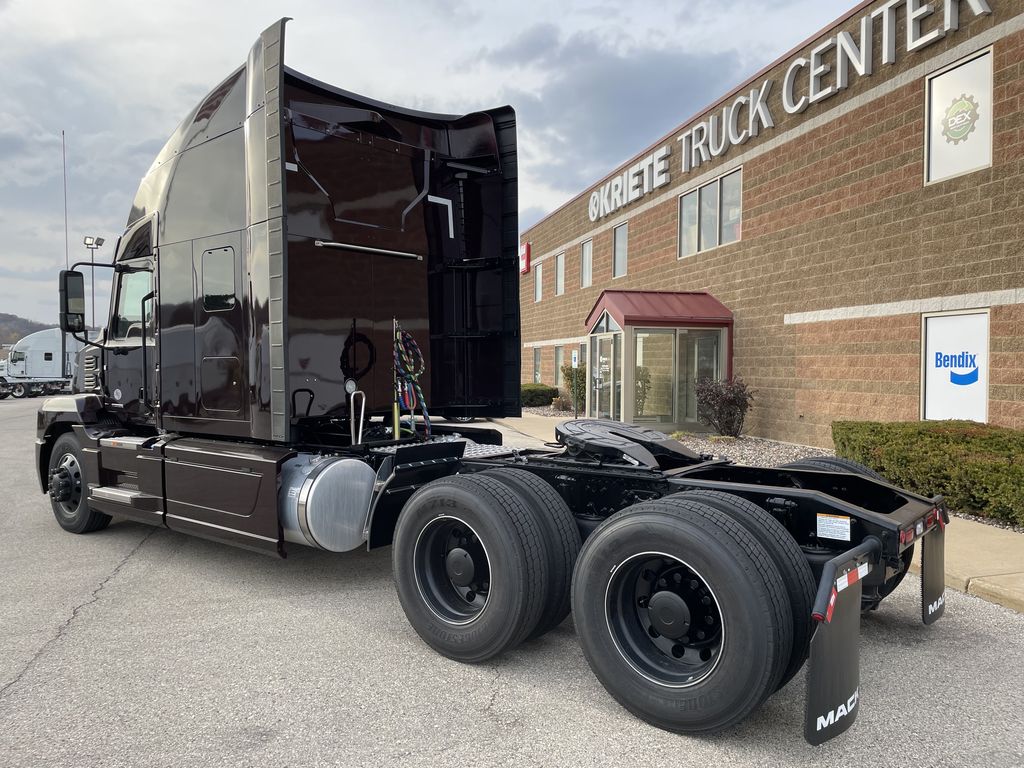 2025 MACK AN64T SLPR AN053421 - image 3 of 6