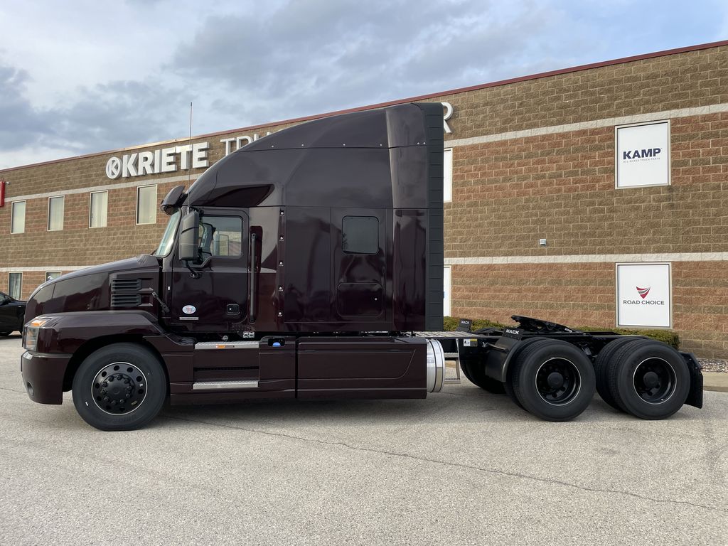 2025 MACK AN64T SLPR AN053421 - image 2 of 6