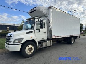 2015 HINO 268A heavymedium-duty-trucks-used-2015-hino-268a-1593720-driver-side-front-angle-Image