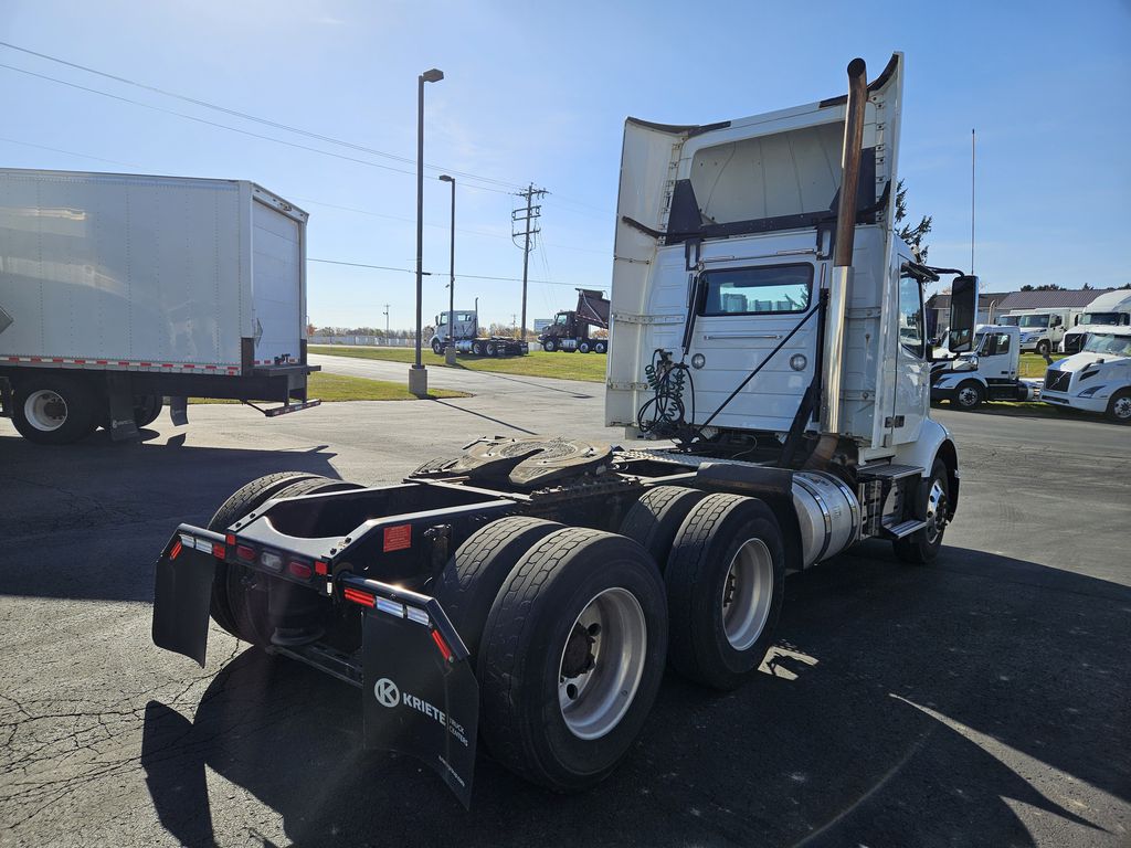 2018 VOLVO VNR64T-300 V900058U - image 5 of 6