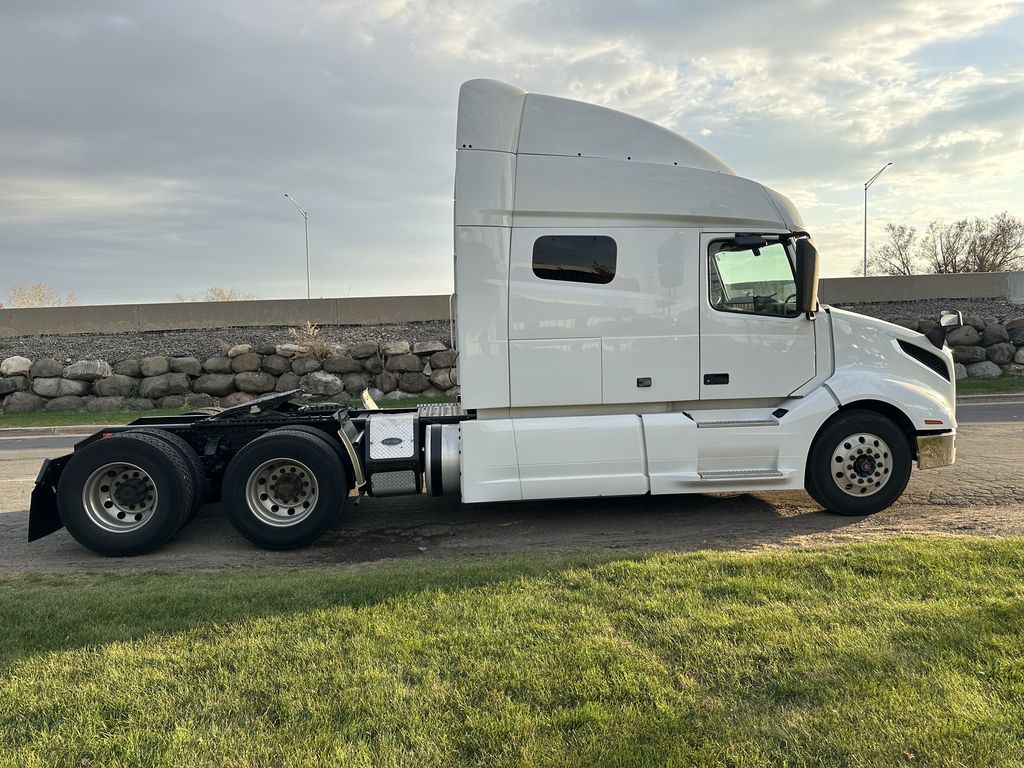 2019 VOLVO VNL64T740 V205019U - image 6 of 6