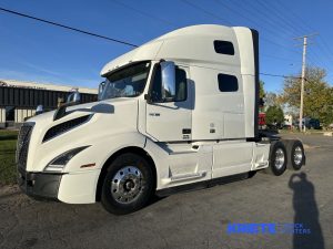 2019 VOLVO VNL64T760 heavymedium-duty-trucks-used-2019-volvo-vnl64t760-1790221-driver-side-front-angle-Image