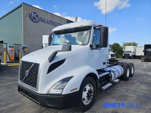 2019 VOLVO VNR64T-300 heavymedium-duty-trucks-used-2019-volvo-vnr64t-300-1103427-driver-side-front-angle-Image