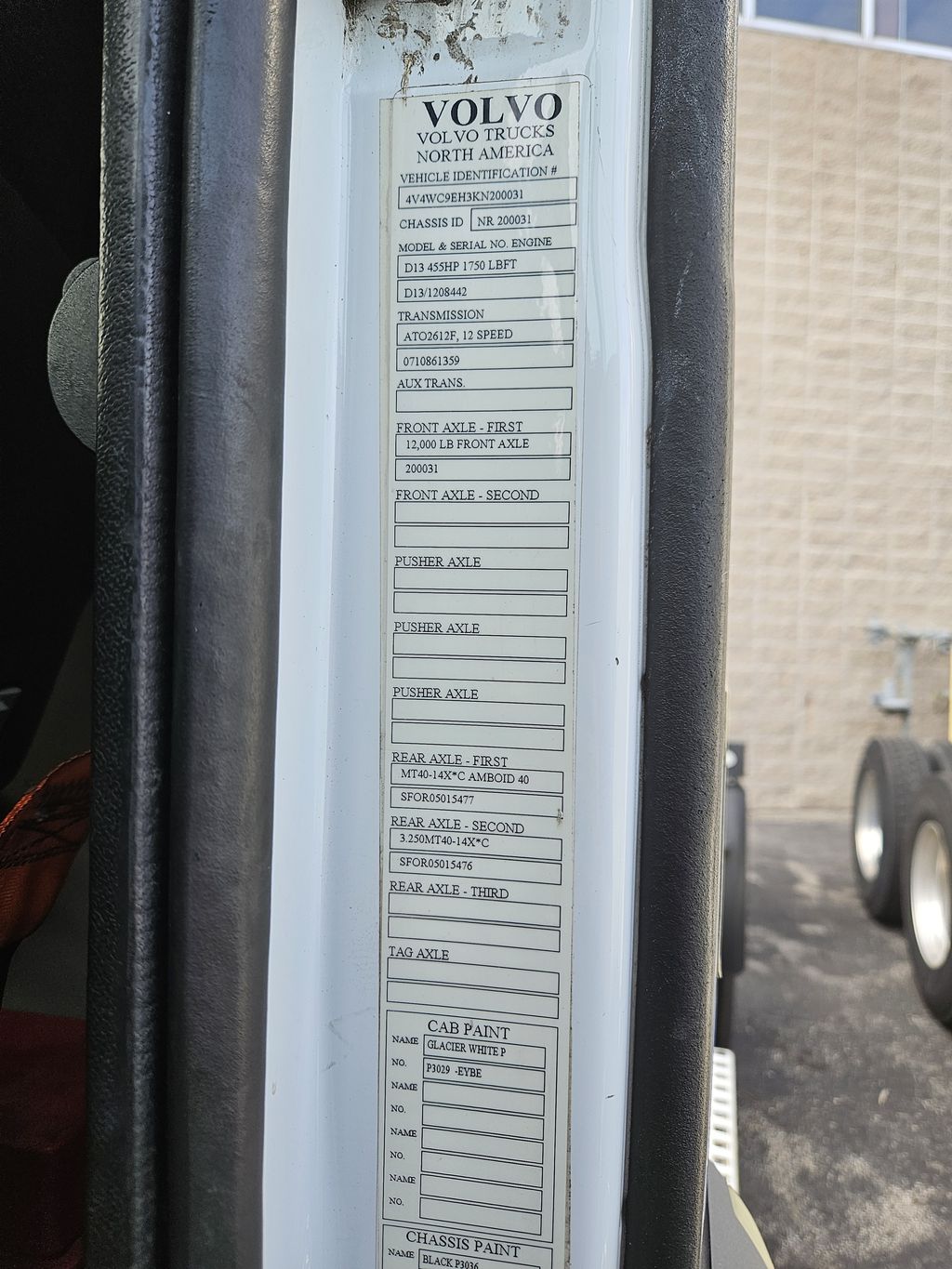 2019 VOLVO VNR64T-300 heavymedium-duty-trucks-used-2019-volvo-vnr64t-300-1151882-vin-tag-photo-Image