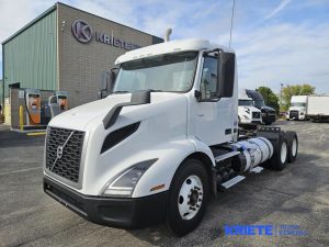 2019 VOLVO VNR64T-300 heavymedium-duty-trucks-used-2019-volvo-vnr64t-300-1455061-driver-side-front-angle-Image