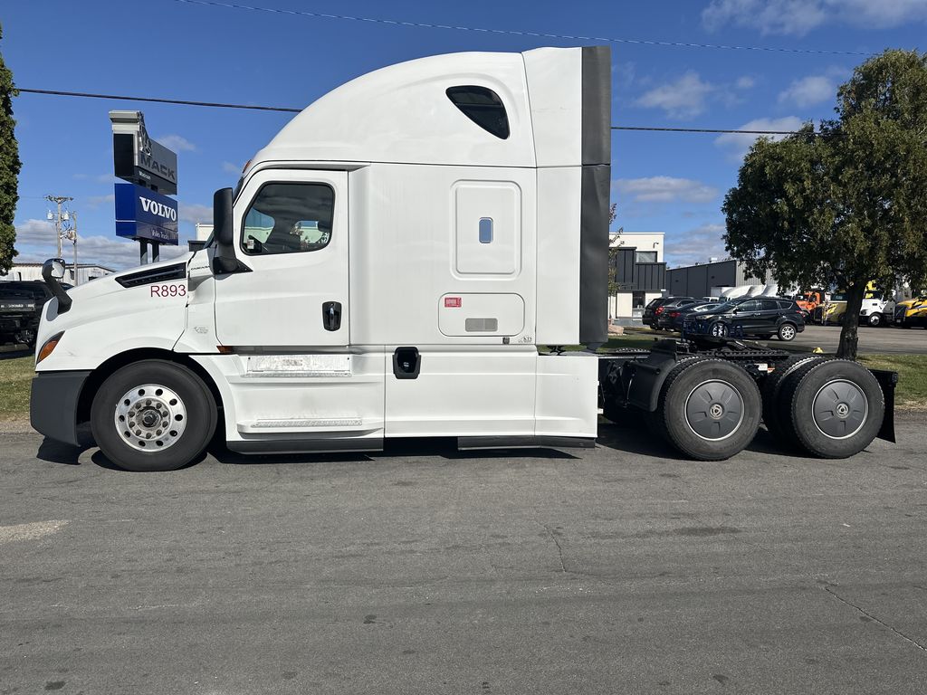 2020 FREIGHTLINER CASCADIA 126 FR6260U - image 2 of 6