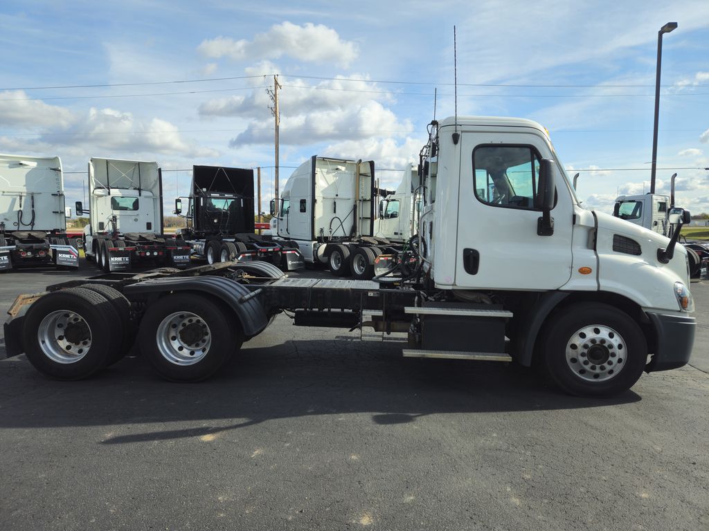 2017 FREIGHTLINER CASCADIA 113 FR9628UA - image 6 of 6