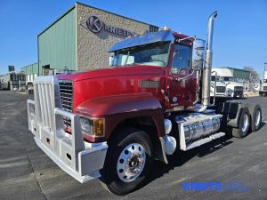 2020 MACK PINNACLE heavymedium-duty-trucks-used-2020-mack-pinnacle-1411112-driver-side-front-angle-Image