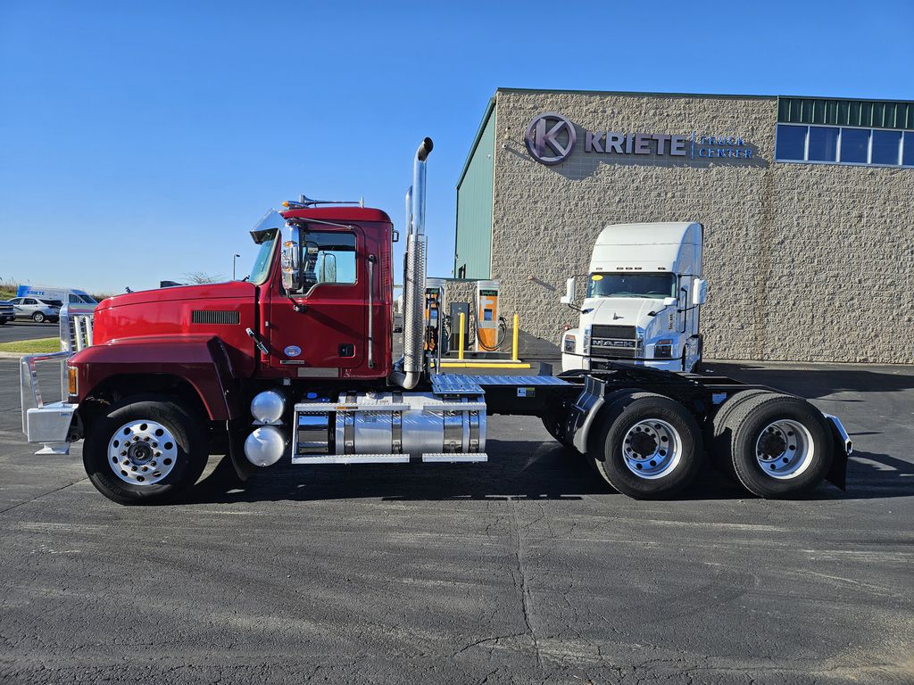 2020 MACK PINNACLE MAC5473U - image 2 of 6