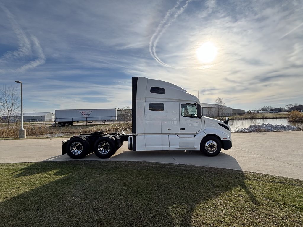 2019 VOLVO VNL64T760 V902932U - image 6 of 6