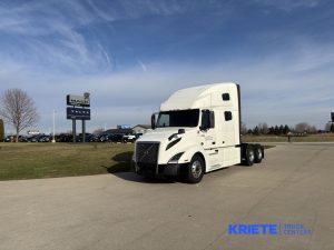 2019 VOLVO VNL64T760 heavymedium-duty-trucks-used-2019-volvo-vnl64t760-1491333-driver-side-front-angle-Image