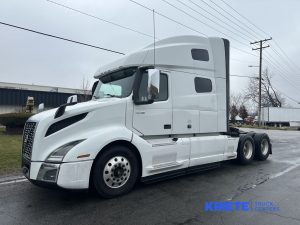 2019 VOLVO VNL64T760 heavymedium-duty-trucks-used-2019-volvo-vnl64t760-1777920-driver-side-front-angle-Image