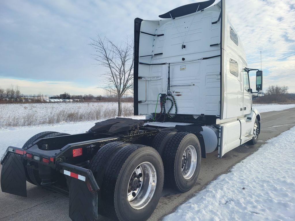 2019 VOLVO VNL64T760 V213910U - image 5 of 6