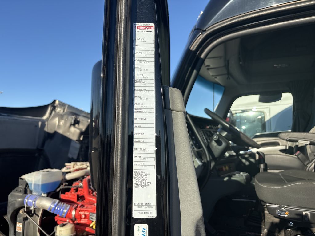 2020 KENWORTH T680 heavymedium-duty-trucks-used-2020-kenworth-t680-1313419-vin-tag-photo-Image