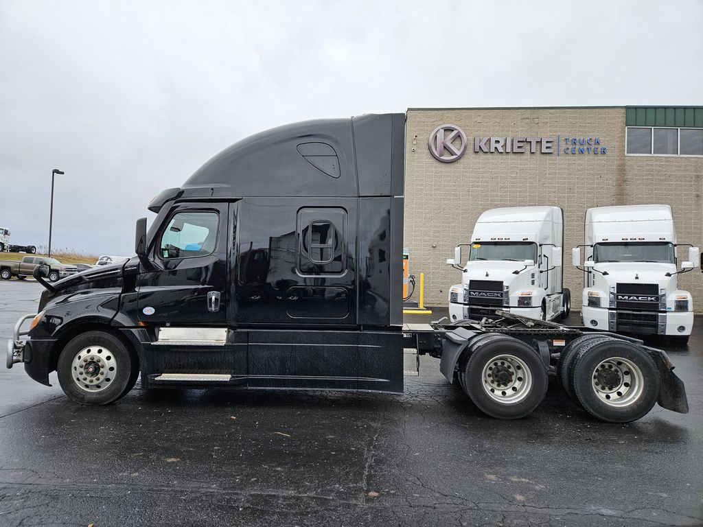 2021 FREIGHTLINER Cascadia FR1341U - image 2 of 6