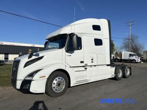 2021 VOLVO VNL64T760 heavymedium-duty-trucks-used-2021-volvo-vnl64t760-1791929-driver-side-front-angle-Image